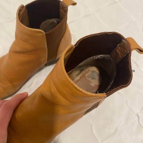 Seychelles Ukulele Boot - Picture 8 of 8